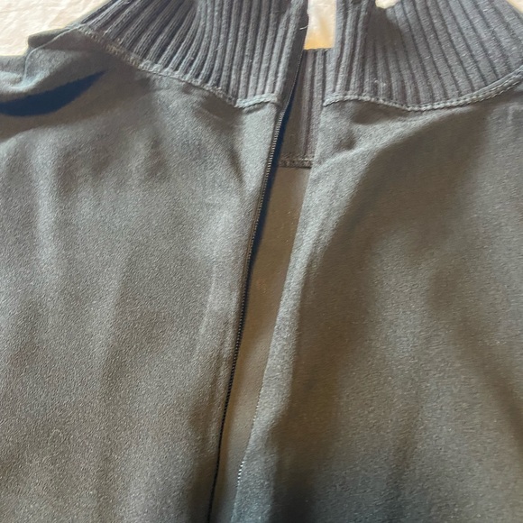 Black sleeveless blouse - Picture 4 of 4